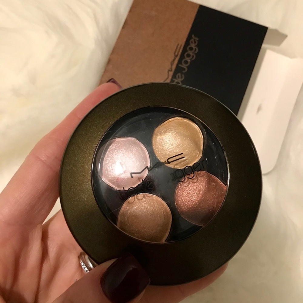 MAC mineral eyeshadow pallete